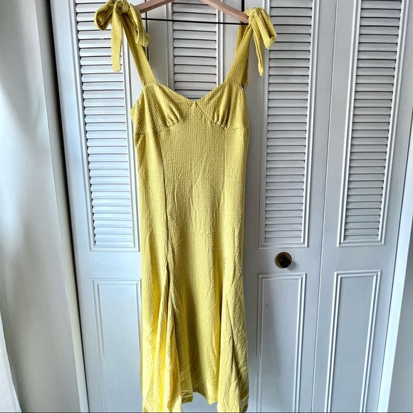 En Saison Adjustable Shoulder Tie Ribbed Midi dress, Yellow, Size M - Picture 2 of 10